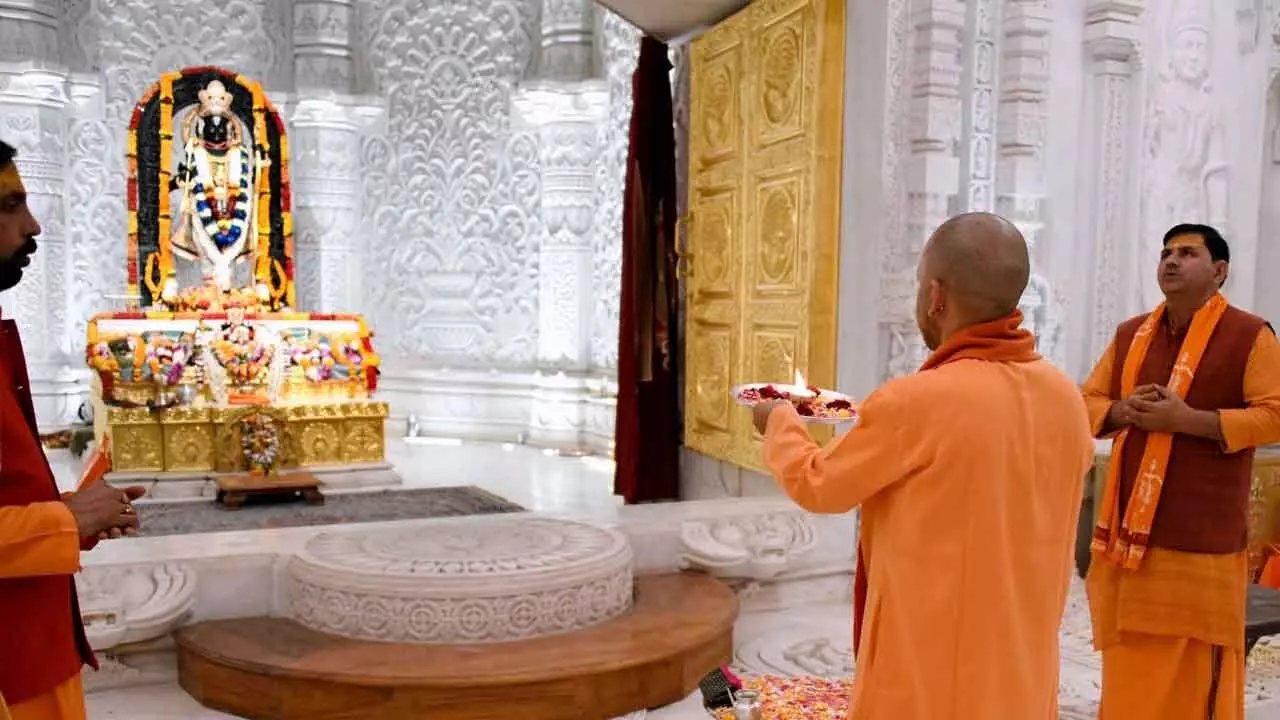 Yogi offers prayers at Ram Temple