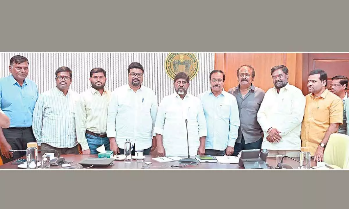 Deputy CM meets with Pvt College Owners Assn, assures to resolve issues