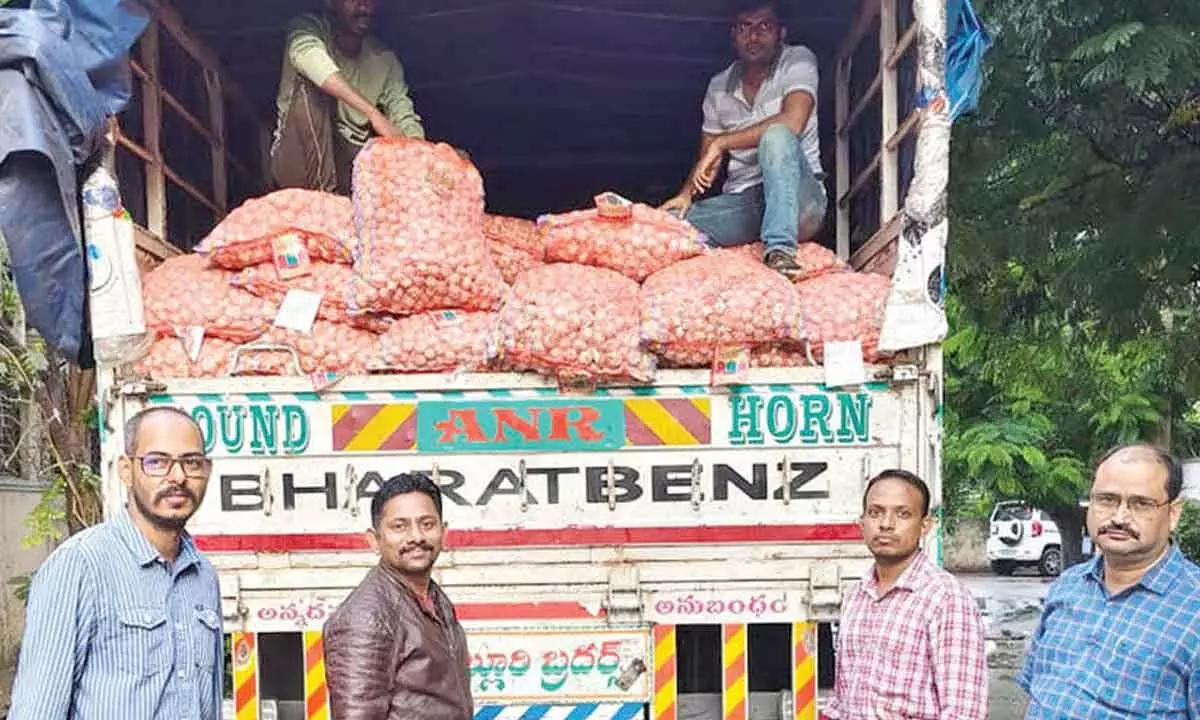 333 bags of Chinese garlic worth ₹21.97L seized