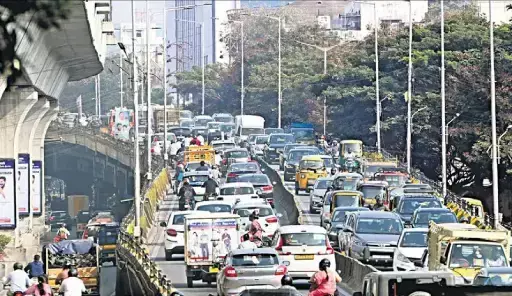 Hyderabad Population 2024: 1.6 Crore People and 85 Lakh Vehicles Under HYDRAAs Jurisdiction