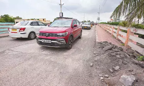 Bad road torment continues for Sec’bad; residents launch drive