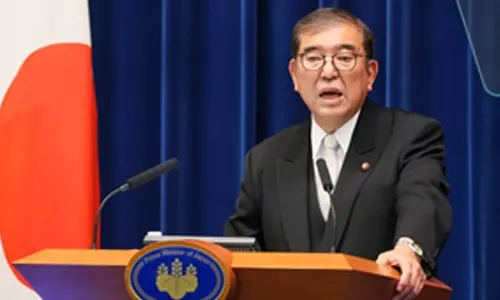 Japanese govt approves 250 billion USD economic package to ease prices