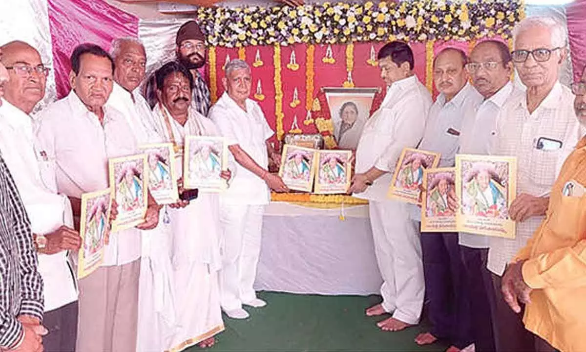 Rich tributes paid to freedom fighter Narasayamma