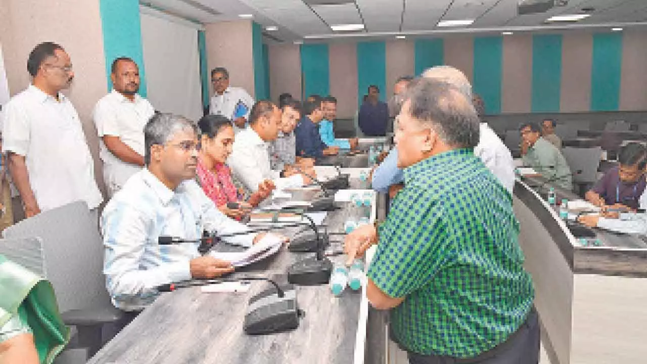 GHMC Commissioner attends Prajavani, receives 126 applications