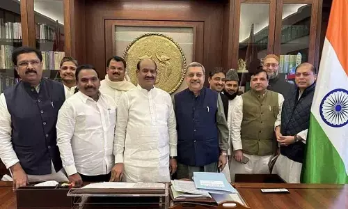 Members of the Waqf Board JPC with Speaker Om Birla on Monday