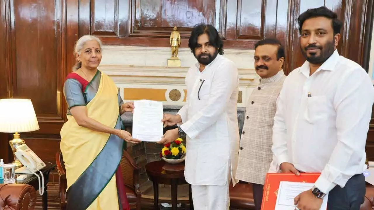 Pawan presents wishlist to Union ministers