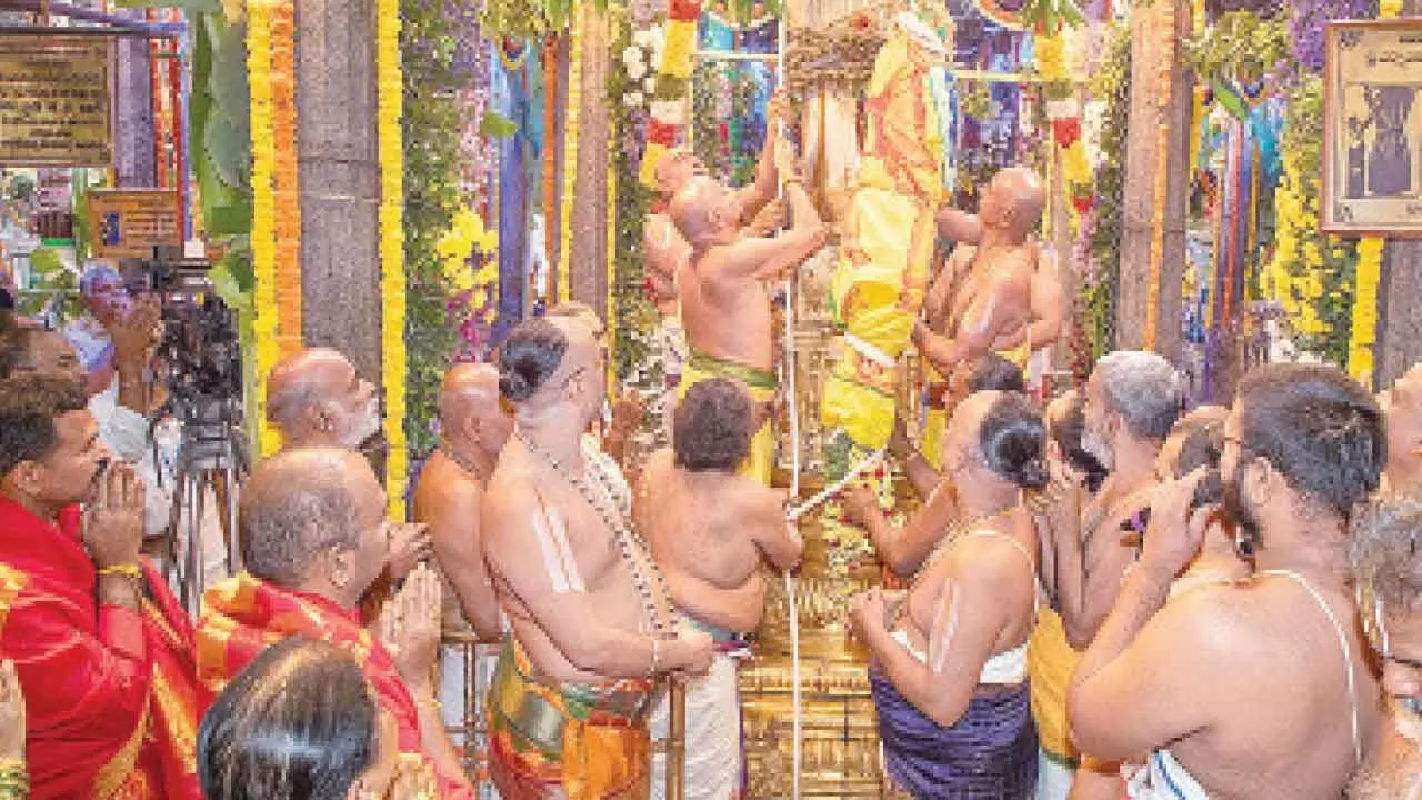 Brahmotsavam begins grandly at Tiruchanoor