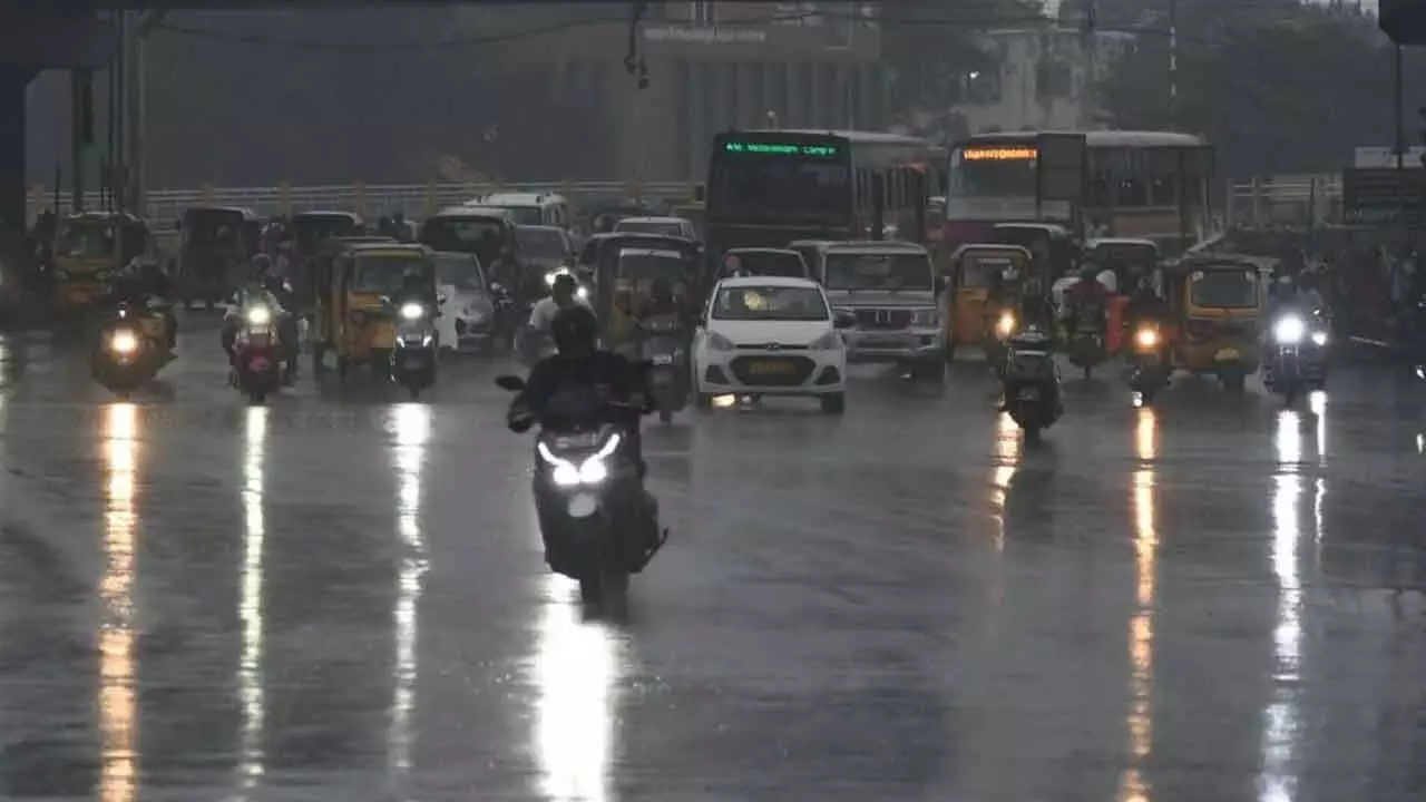 TN heavy rain: Schools, colleges shut in Chennai, red alert in coastal districts