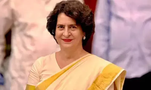 Priyanka Gandhi’s Parliament Debut: Embracing Kerala’s Culture in a Stunning Kasavu Saree