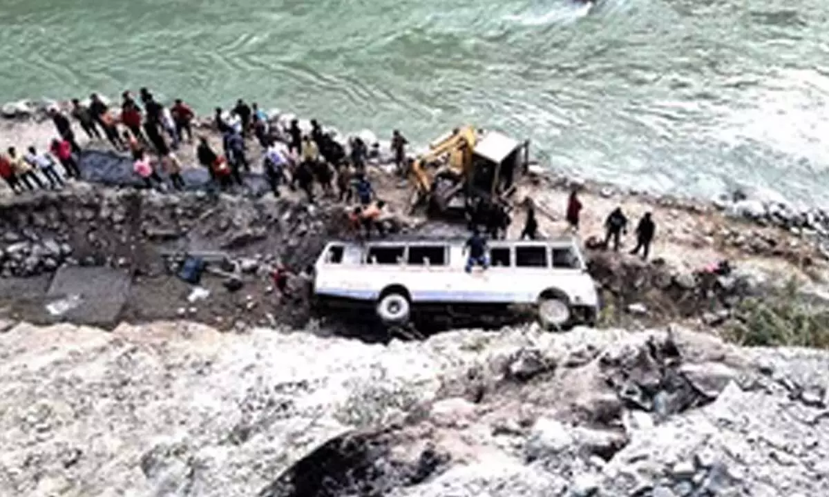 Five killed, 20 injured as bus falls into river near Bengal-Sikkim border