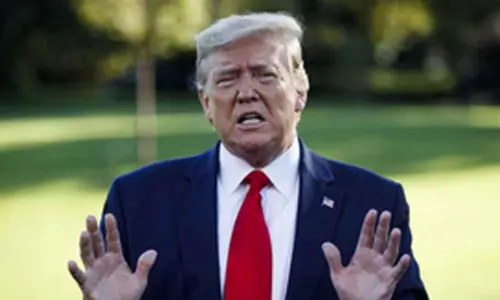 US retailers use Trump tariff threats to urge shoppers to buy more: Report