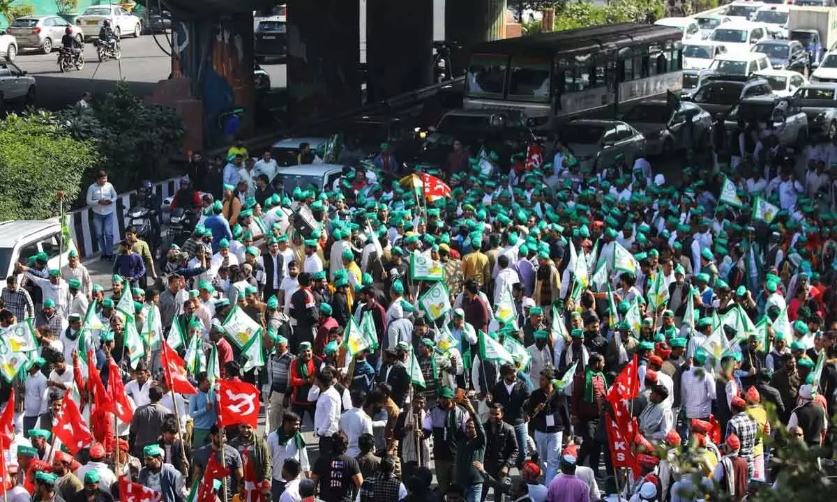 Farmers Intensify Protests With Delhi Chalo March, Breach Barricades