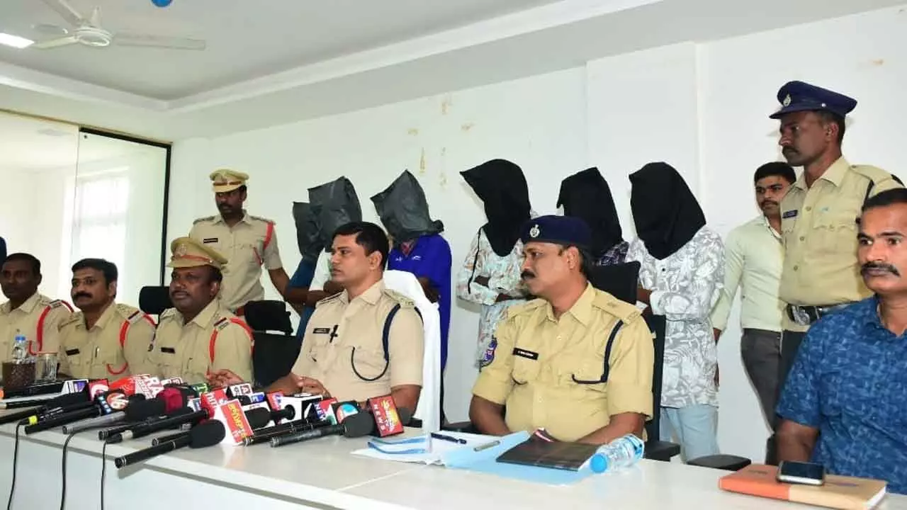 Jogulamba Gadwal Police Solve Bike Theft Case, Arrest Six Accused