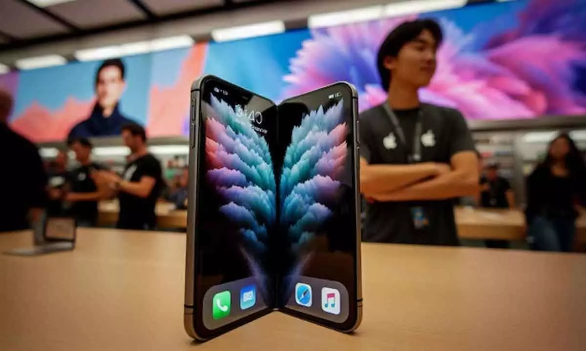 Apple Expected to Enter the Foldable Device Market in 2026