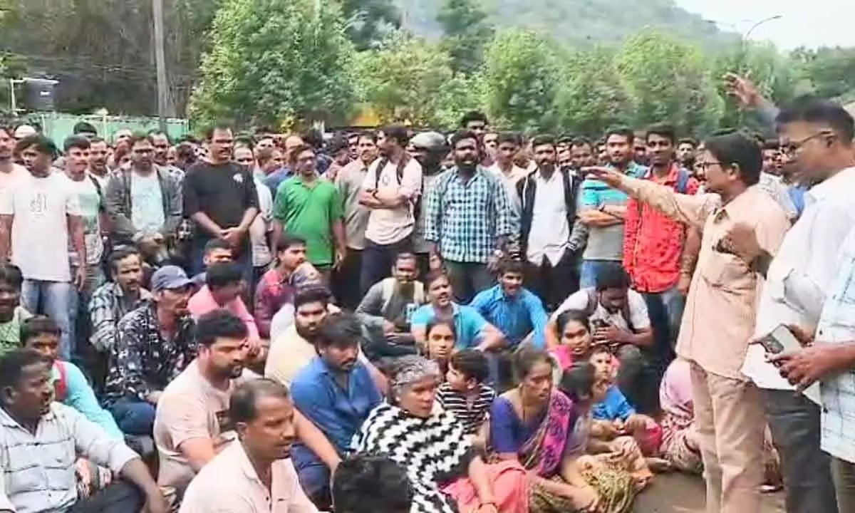 Workers protest demanding justice to family of deceased driver