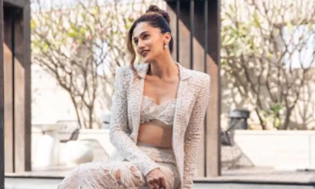 Taapsee flaunts elegant style