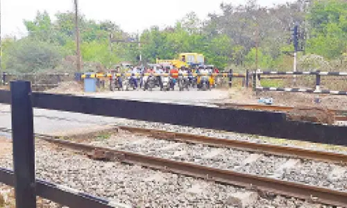 Residents raise brouhaha over lack of RUB/ROB at Malkajgiri