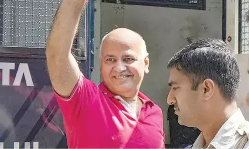 Delhi HC asks ED to reply to Sisodias plea