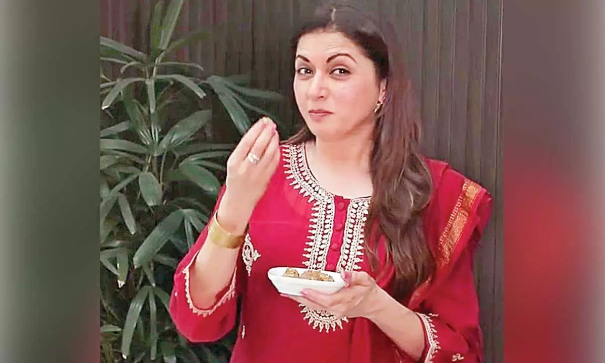 Bhagyashree teaches how to make laddoos for winter season