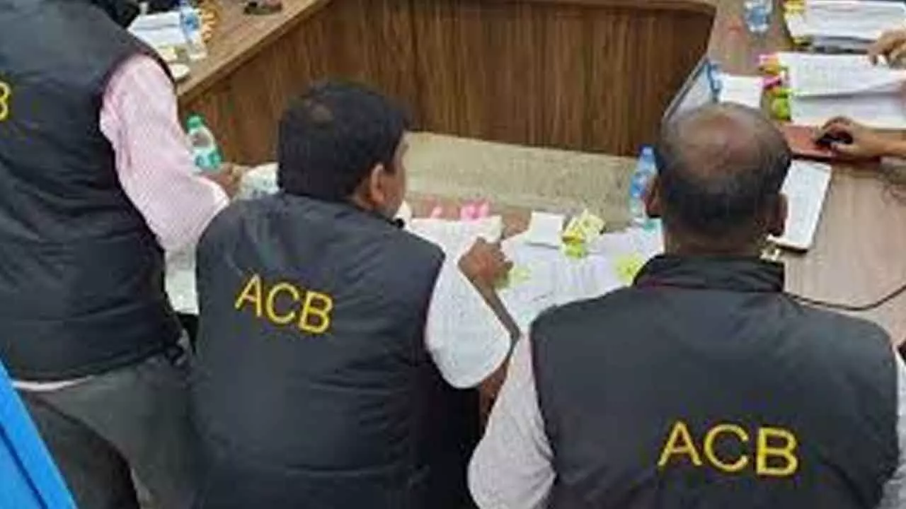 Nellore: ACB sleuths arrest MRO