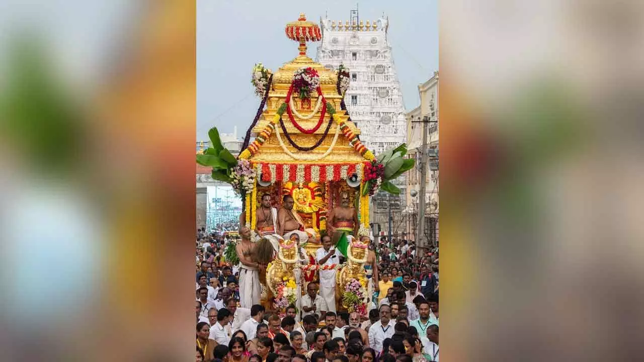 Tirupati: Swarnaratham procession held