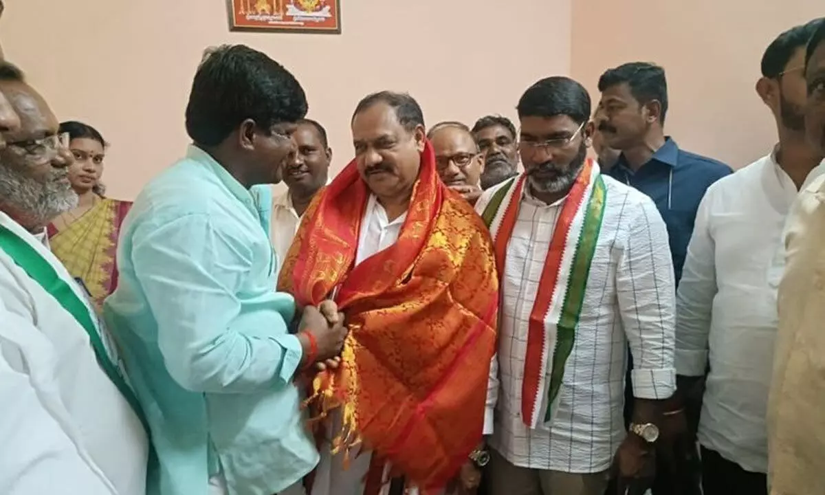 TPCC chief  urged to give Cabinet berth to Sampath Kumar