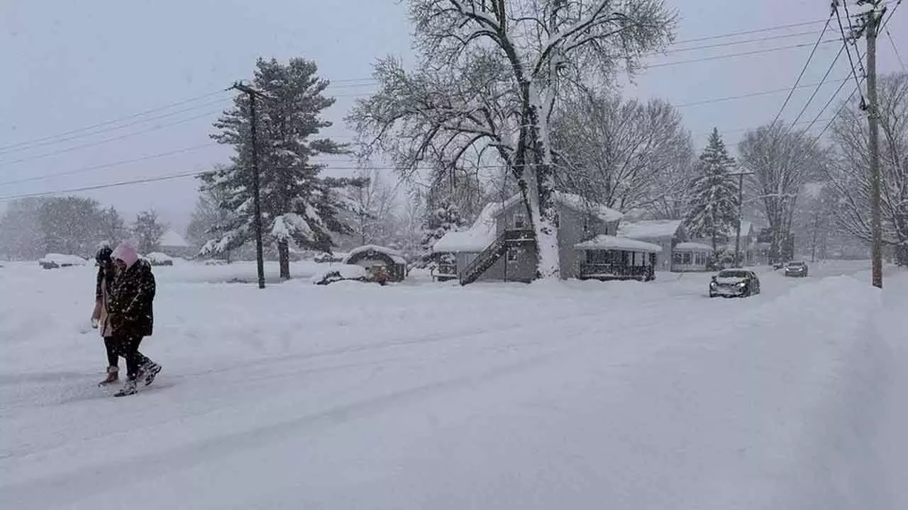 More lake-effect snow blankets US Great Lakes region