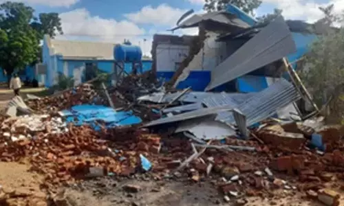 Sudans war turns courtyards into temporary graveyards