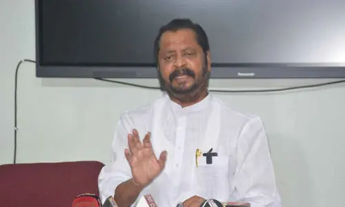 Harsha Kumar demands probe into rice smuggling