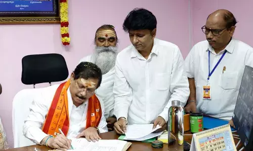 Srinivas Rao takes charge as Srisailam temple EO