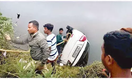 Five friends drown as car plunges into pond