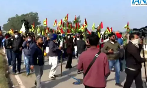‘Delhi Chalo’ march temporarily suspended, farmers injured owing to teargas shelling