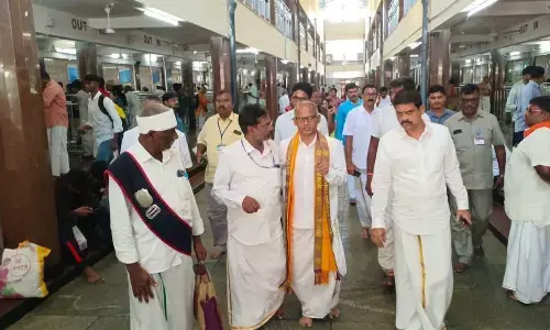 TTD Addl EO inspects laddu counters