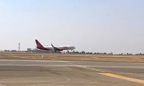 Monday Blues for SpiceJet: Flight diverted to Patna airport after windshield glitch