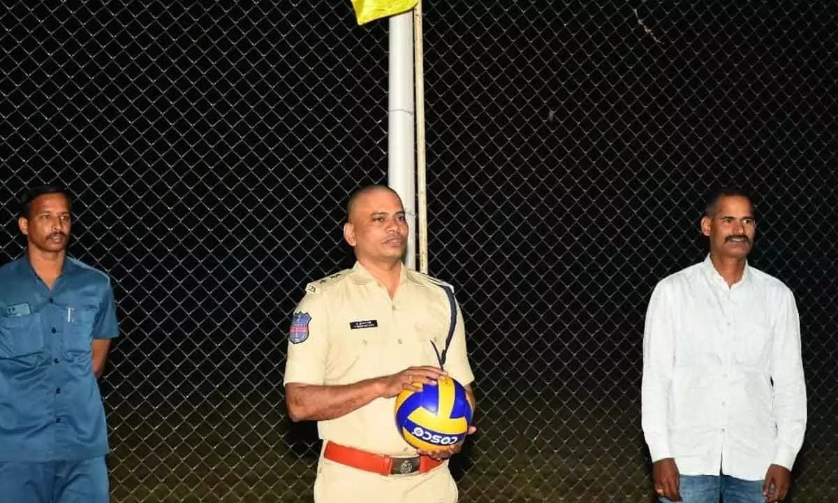 SP T. Srinivas Rao Inaugurates State-of-the-Art Volleyball Court for Police Personnel in Jogulamba Gadwal