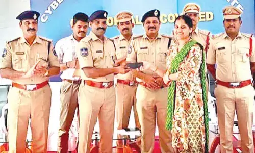 Cyberabad Police recover stolen, lost mobile phones worth `3.30 cr