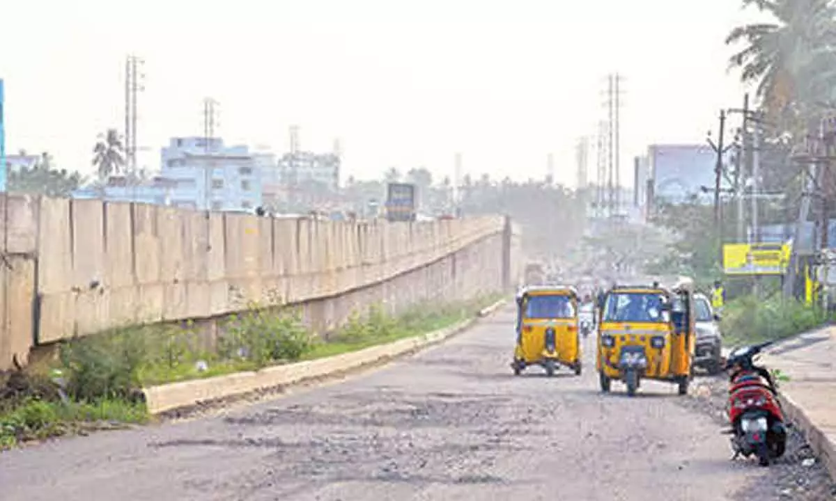 3 months after opening, Morampudi Flyover remains incomplete