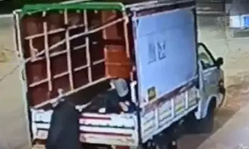 Telangana: Thieves Rob Three Shops in Armor Town, Nizamabad