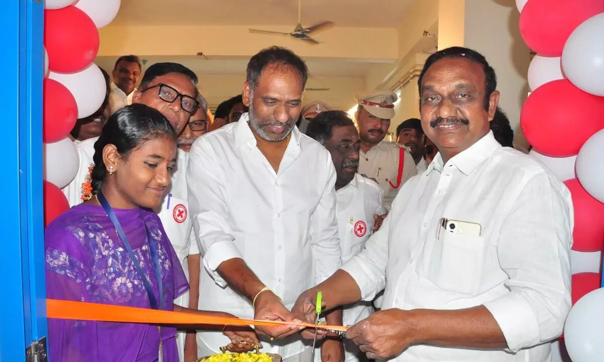 Minister Gottipati Ravi Kumar inaugurating the ICU at Narasaraopet district hospital on Friday. MLA Dr Chadalavada Aravindbabu is also seen