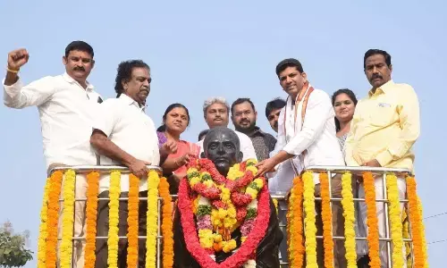 Pemmasani pays tributes to Potti Sriramulu