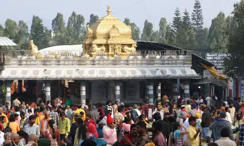 Spl Abhishekam performed to Bedi Anjaneya Swamy
