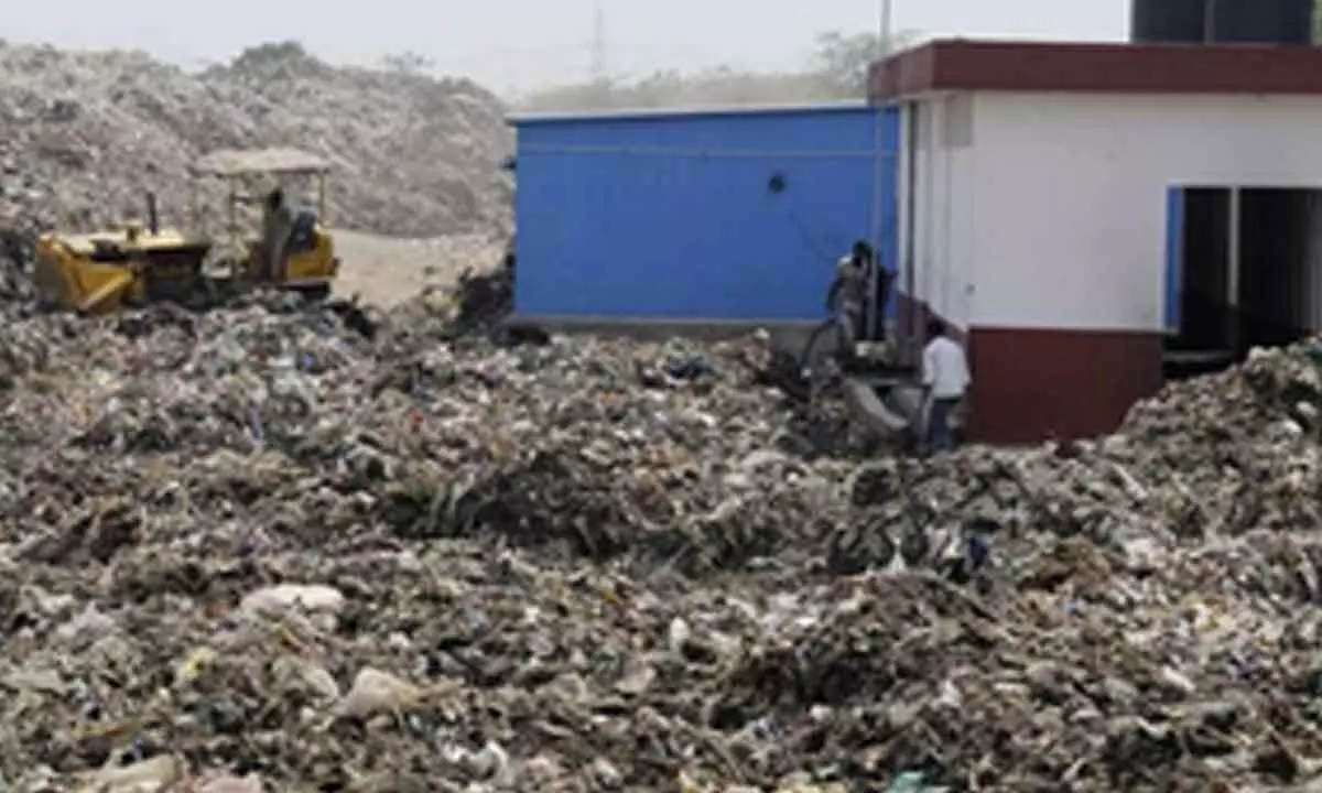 MCG prepares to prevent fire incidents in Bandhwari landfill site