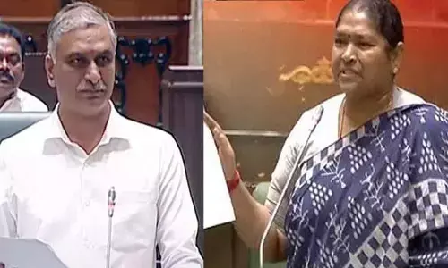 Seethakka, Harish duel over funds to sarpanches