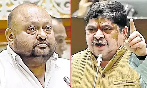 War of words between Ponnam, Gangula Kamalakar