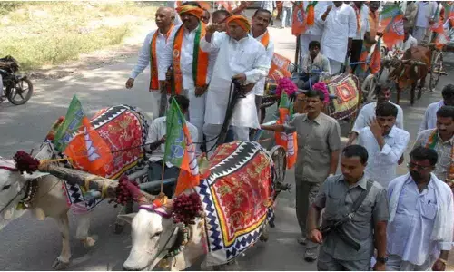 BJP MLAs Protest on Bullock Cart in Telangana Assembly Over Farmers Issues
