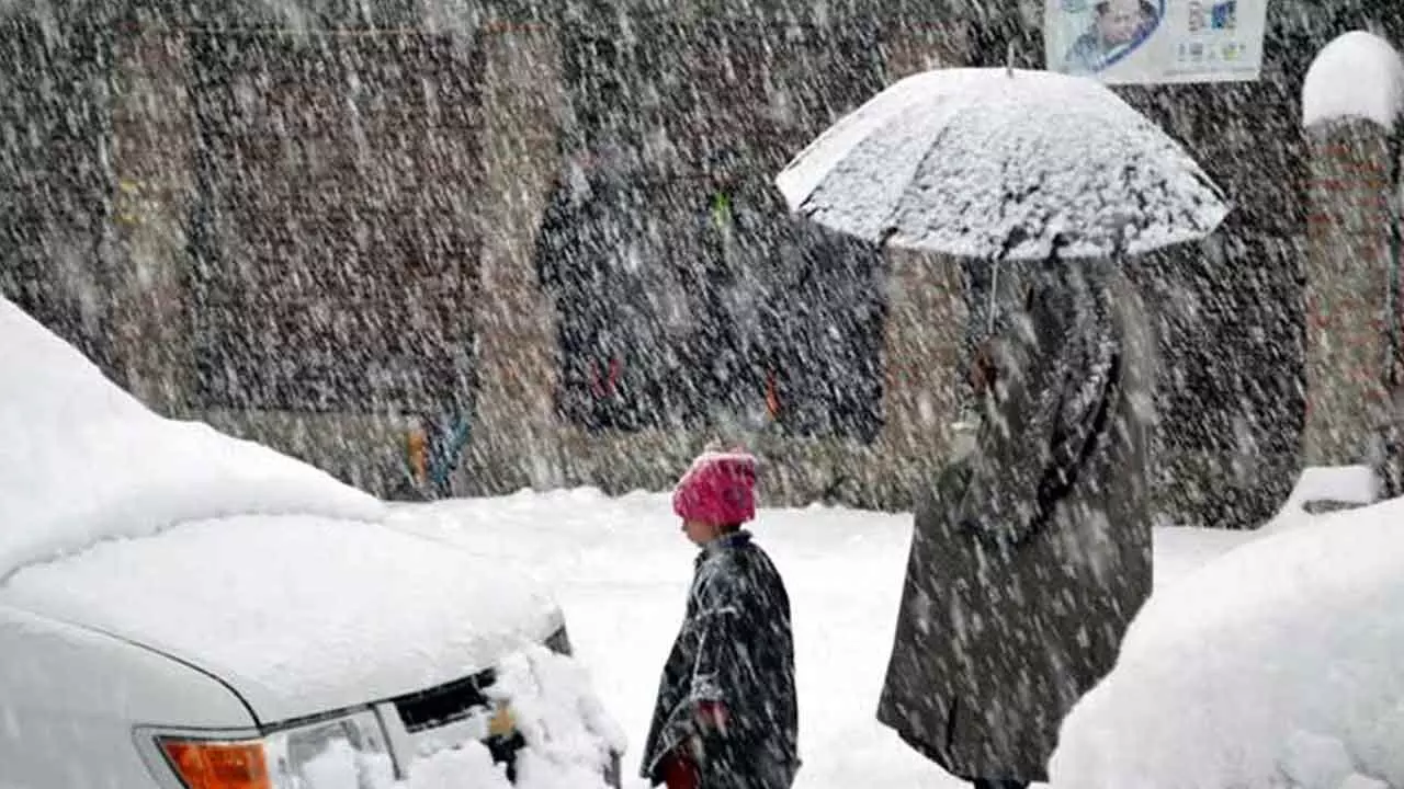 Srinagar freezes at minus 6.2 degrees Celsius, seasons lowest so far