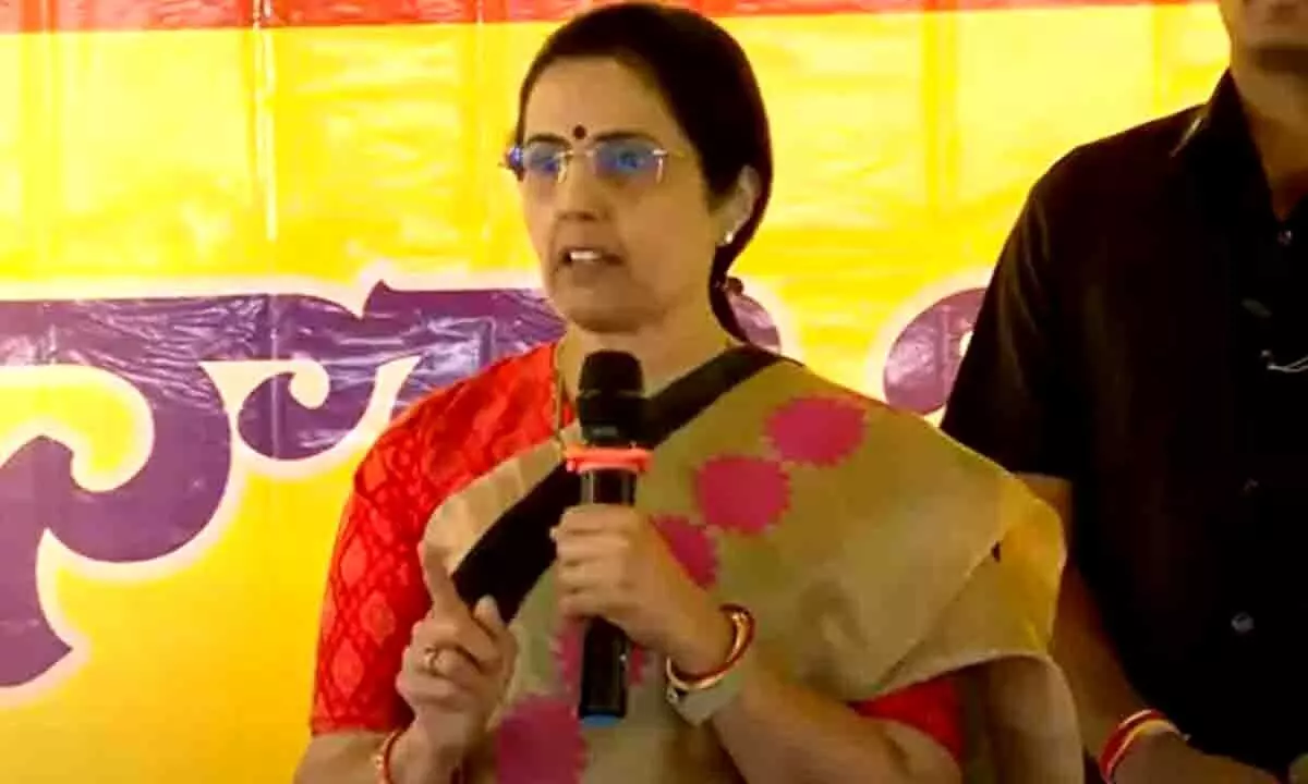 Nara Bhuvaneswari meets students in Kuppam degree college, recalls her college days