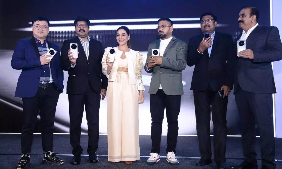 South Indian Actress Samyuktha Menon Unveils VIVO X200 Series in Telugu States