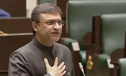 Cong deviating from Parliamentary practices