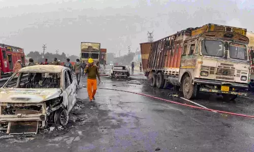 Nine Dead, 15 Critical in Gas Tanker Crash on Jaipur-Ajmer Highway